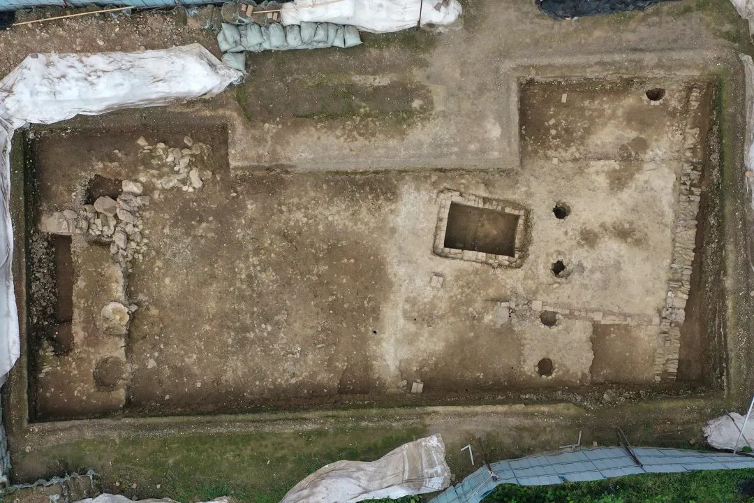 4、观音阁窑址F4作坊遗迹全景（下北）.jpg