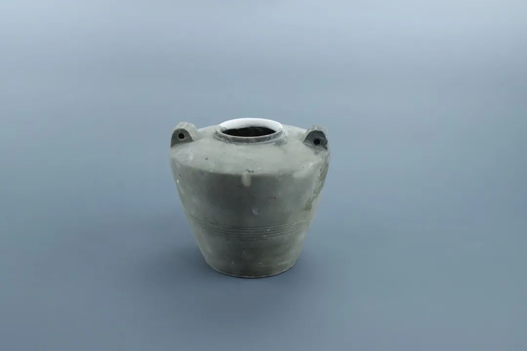 11、图一一 陶罐.jpg
