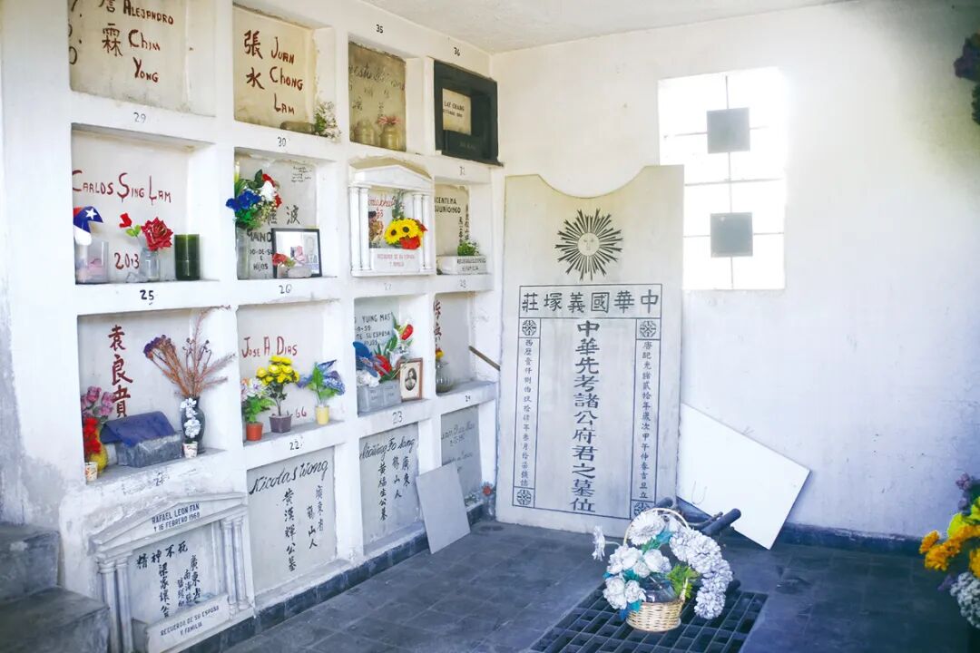 7圣地亚哥公墓-中国人墓位DSCF0943 copy.jpg