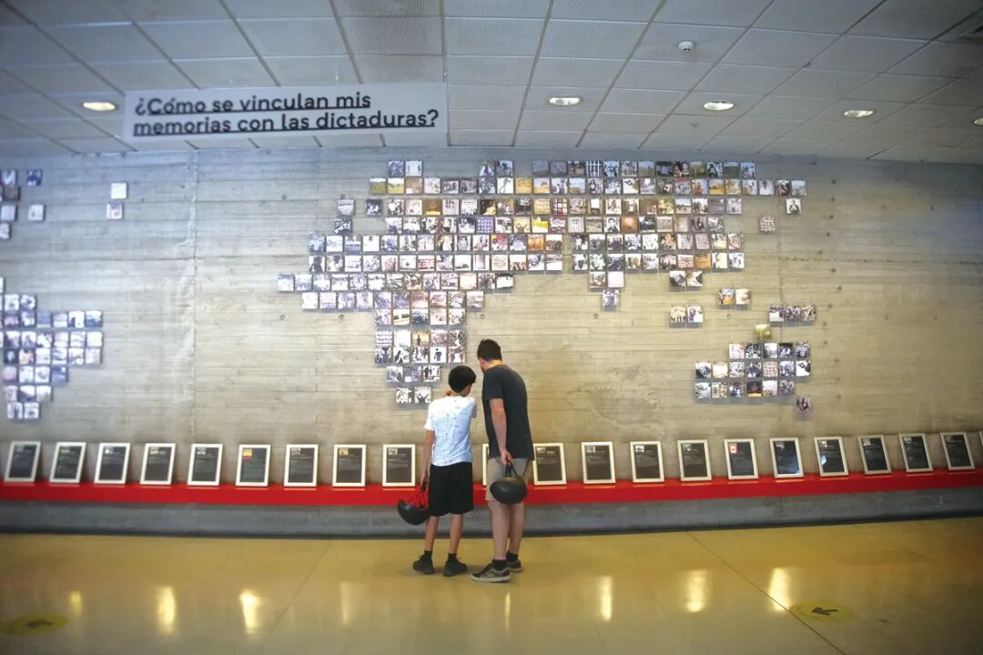 17记忆与人权博物馆-马赛克照片与相框DSCF2675 copy.jpg