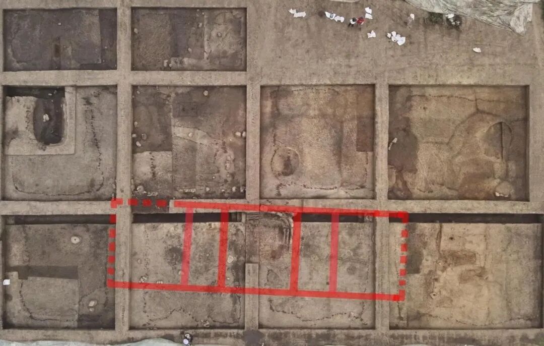 图二  一号房址位置及平面示意图（上北）.jpg